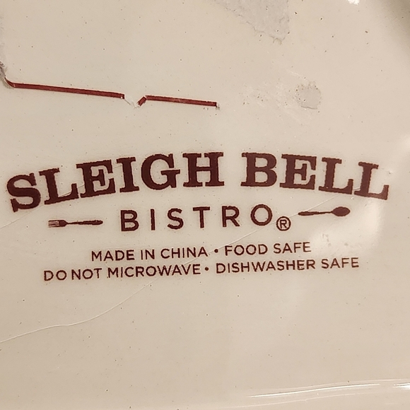 Festive Santa and Snowman Holiday Plates - Picture 6 of 6